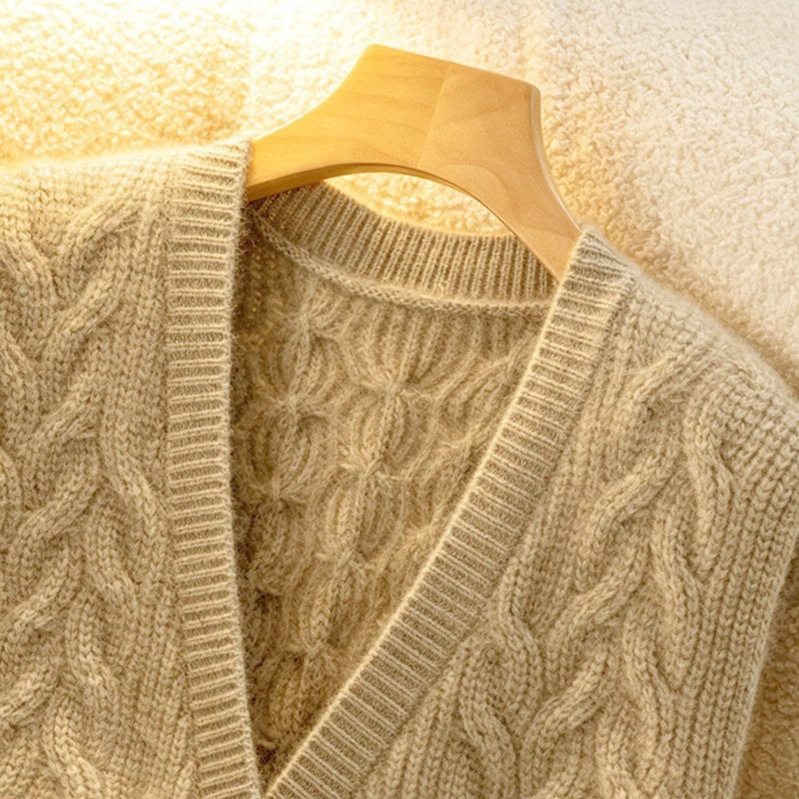 Women's V-Neck Cable Knit Imitation Sheep Wool Vest, Sleeveless Single-Breasted Cardigan — image 4