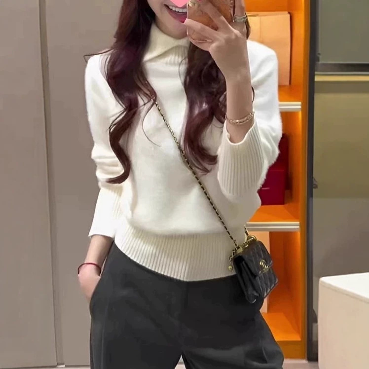Women's Lapel Collar Long Sleeve Soft Faux Mink Knit Sweater — image 4