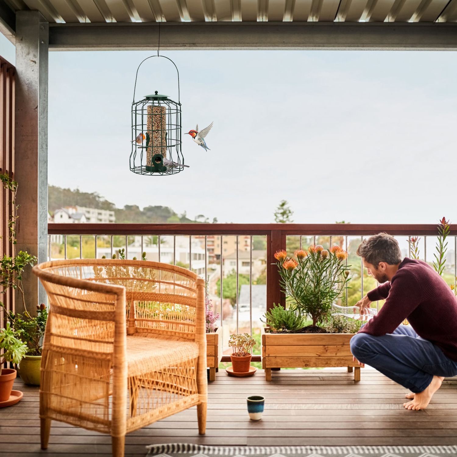 Comedor de Pájaros Silvestres al Aire Libre - Prueba de Ardillas, Muestras de Mordedura - Estructura Metálica Colgante con 4 Puertas de Alimentación para Aves Pequeñas — imagen 4