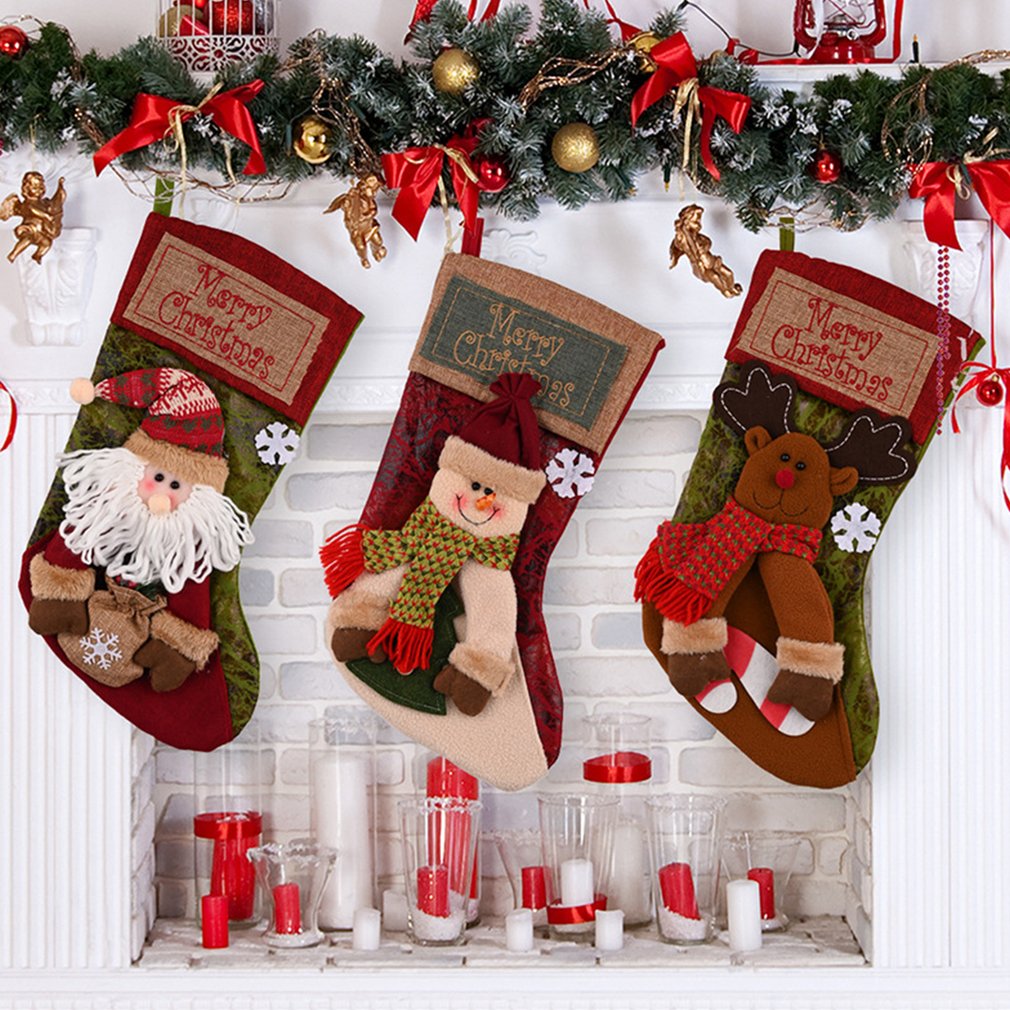 Calcetines de Navidad con Aplicaciones 3D de Osito de Nieve, Santa y Ciervo — imagen 4