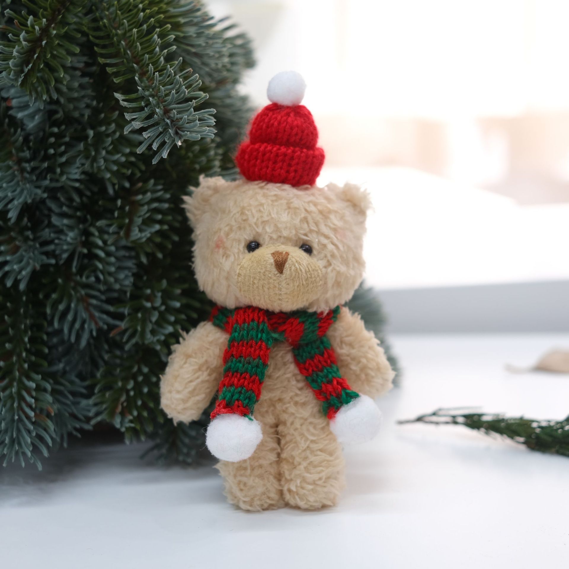 Oso de Peluche Fuzzy Bear con Gorro Rojo Juguetes de Cuerda para Clave, Bolsa de Cuello y Adorno de Árbol Navideño — imagen 9