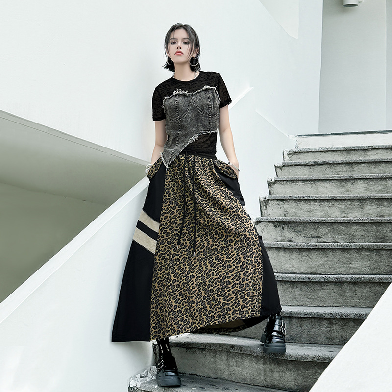 Retro camouflage leopard print denim high waisted skirt — image 5