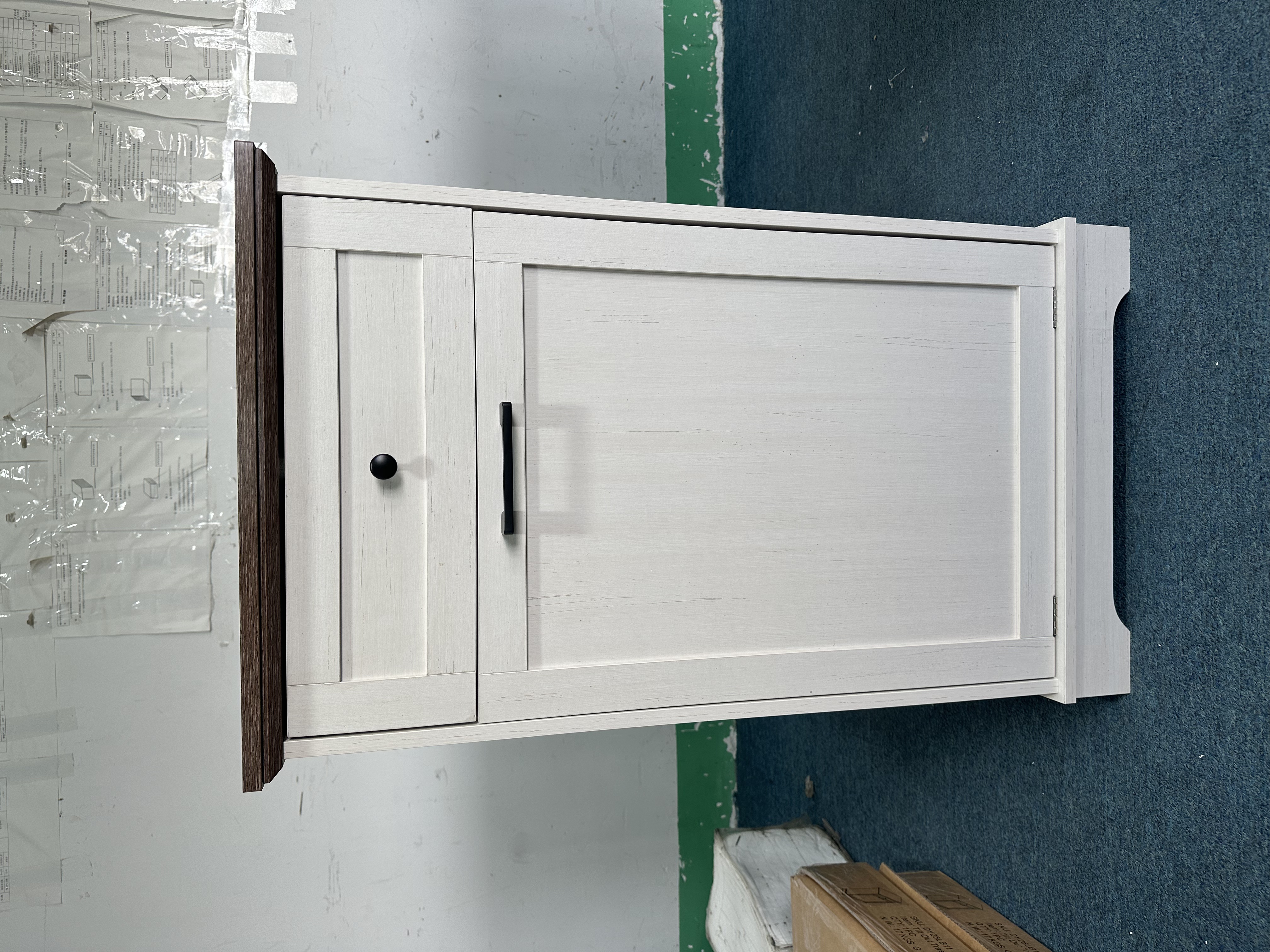 Mueble Basculante para Basurero de 10 Galones, Mueble Independiente para Bote de Basura, Mueble de Madera para Basura y Reciclaje con Cajón, a Prueba de Mascotas, para Cocina y Sala de Estar, Blanco Antiguo (No Incluye el Bote de Basura) — imagen 27