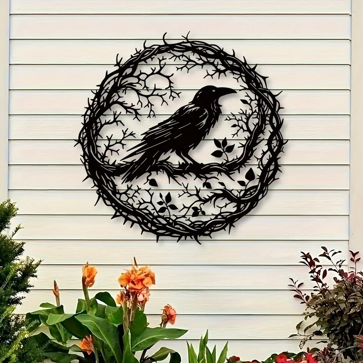 Arte de Cuervo en Metal Negro Gótico - Silueta Industrial Vintage con Pintura de Hierro — imagen 2
