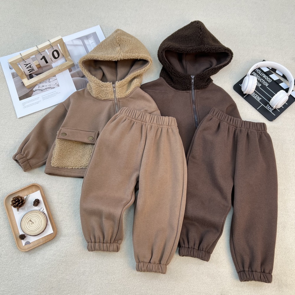 Children's fleece hoodie color blocked lamb wool set — image 5