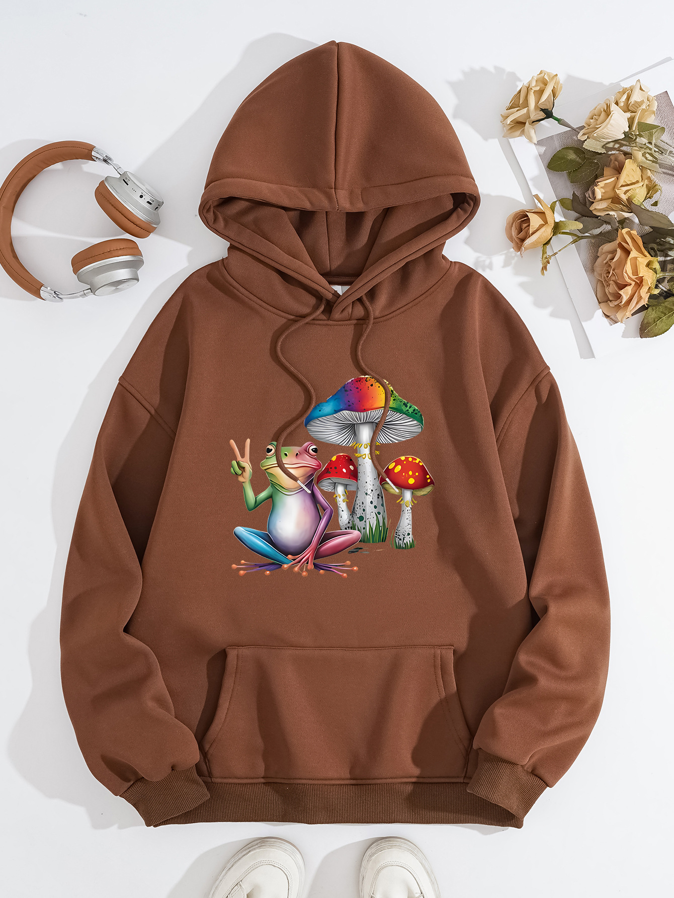 Mushroom Frog Comfortable Hoodie — imagen 11