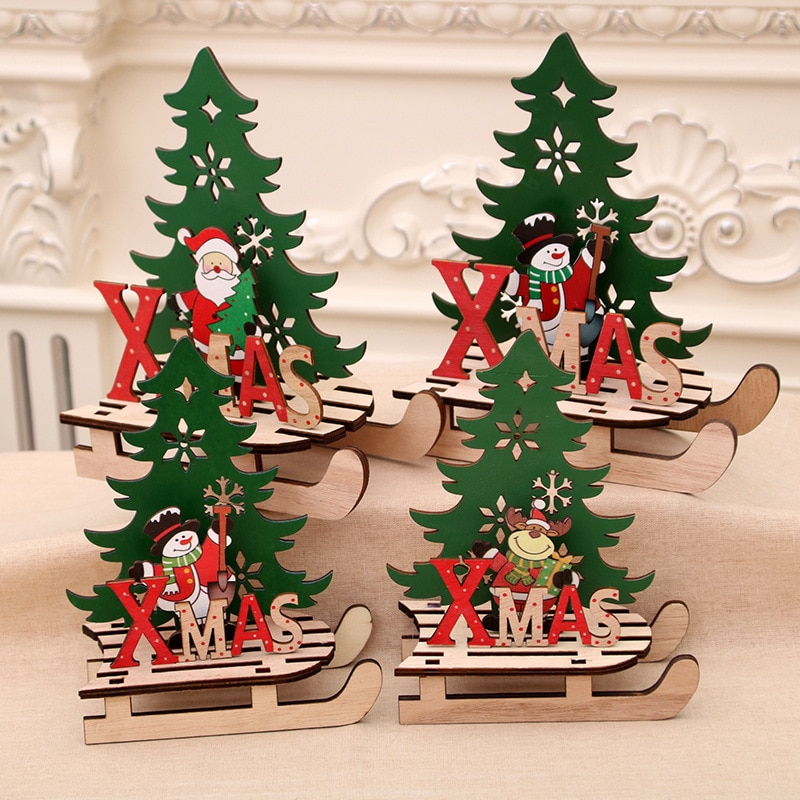 Pulseras y decoraciones de Navidad en madera con Santa Claus, renos y un ciervo para adornar el árbol de Navidad — imagen 3