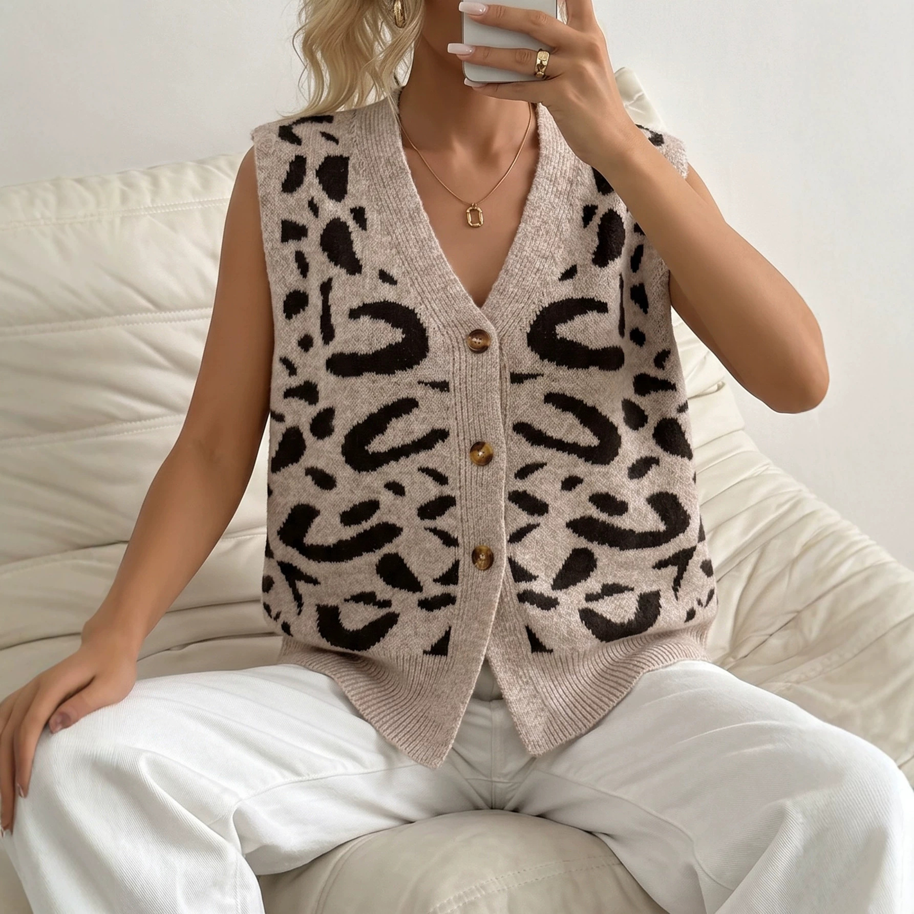 Leopard Print V-Neck Knit Cardigan Sweater Coat for Women — image 4
