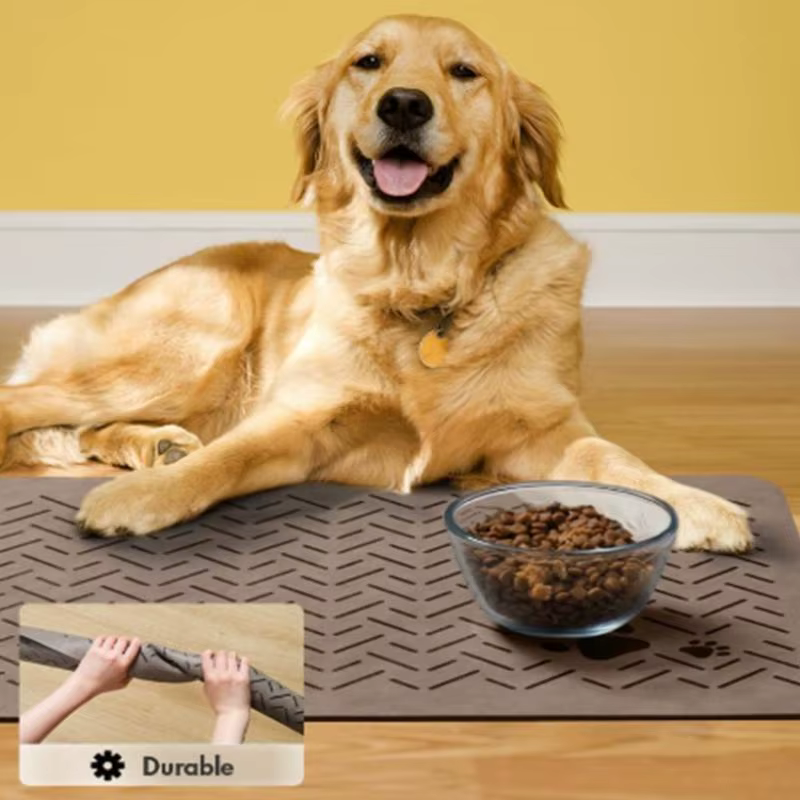 Manta de Alimentación para Mascotas - Placemat Absorbente para Comida y Agua con Aislamiento de Goma Impermeable, Seca Rápido para Perros y Gatos — imagen 2
