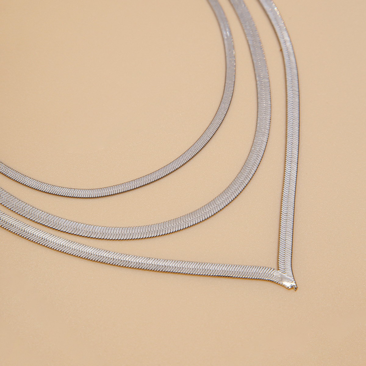 Punk metal snake bone chain necklace, female personality, geometric chain, multi-layer clavicle chain — image 4