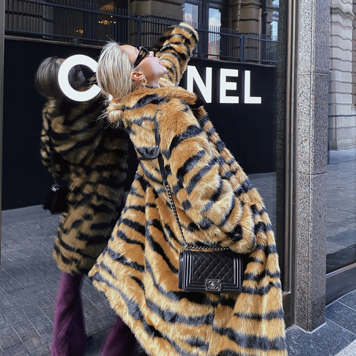 Faux Fur Coat With Tiger Pattern Fur And Long Artificial Hair — image 5