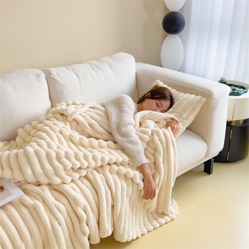 Rabbit plush blanket — image 4
