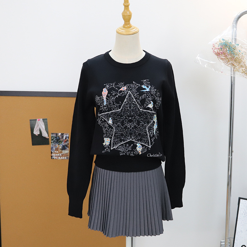 Embroidered pentagram flying bird pullover sweater for women — image 6