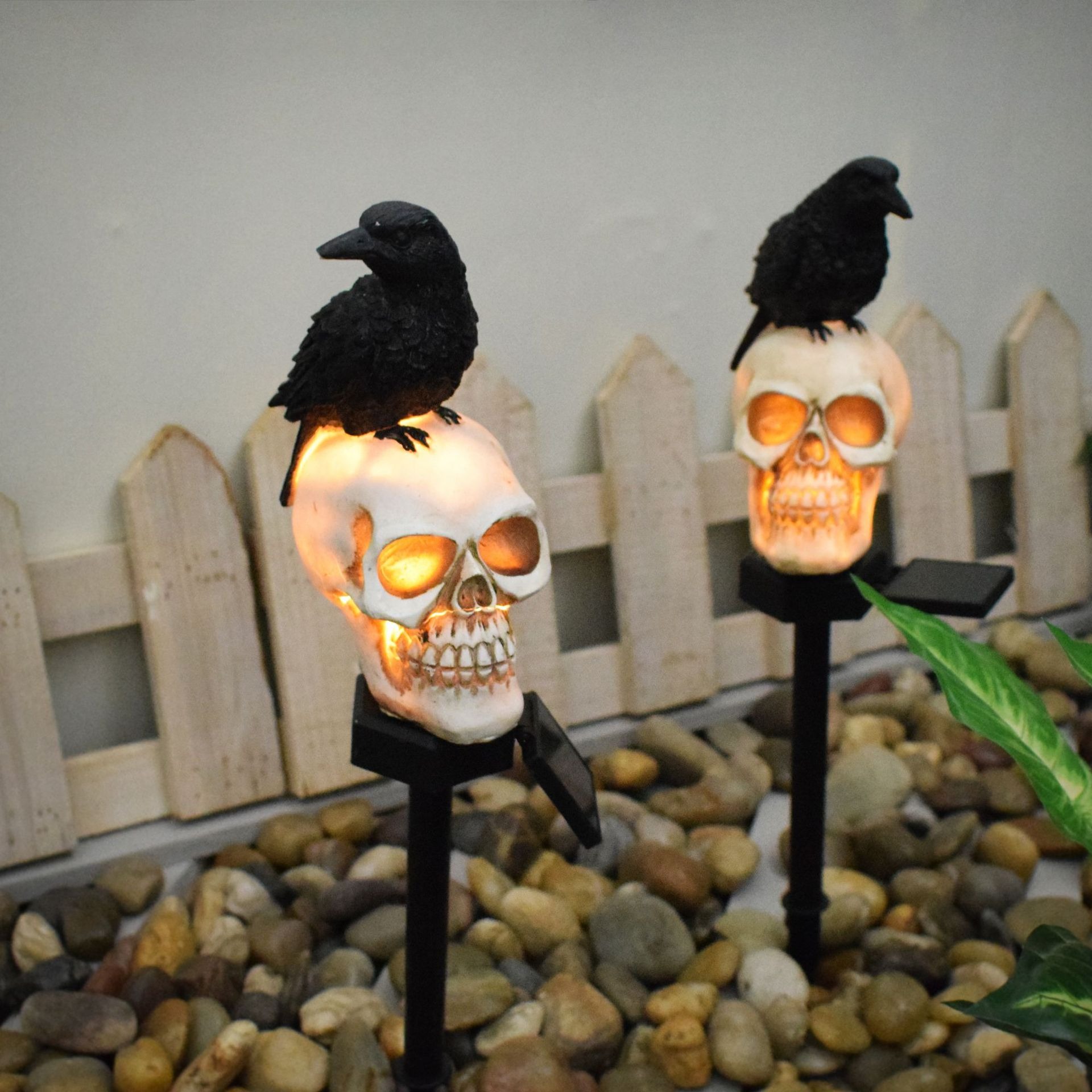 Halloween new outdoor solar garden light resin courtyard landscape insert skull crow atmosphere decorative light — image 4