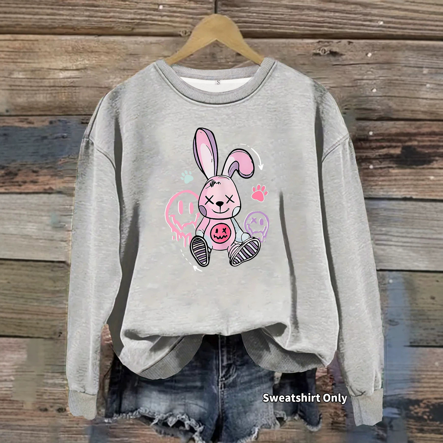 Graffiti rabbit print round neck fleece hoodie — image 5