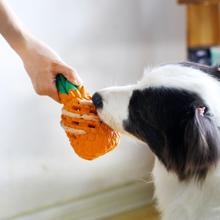 Dog Chews Toy Natural Rubber Environmental Protection Pet Leakage Training Toy Pineapple Model — image 2