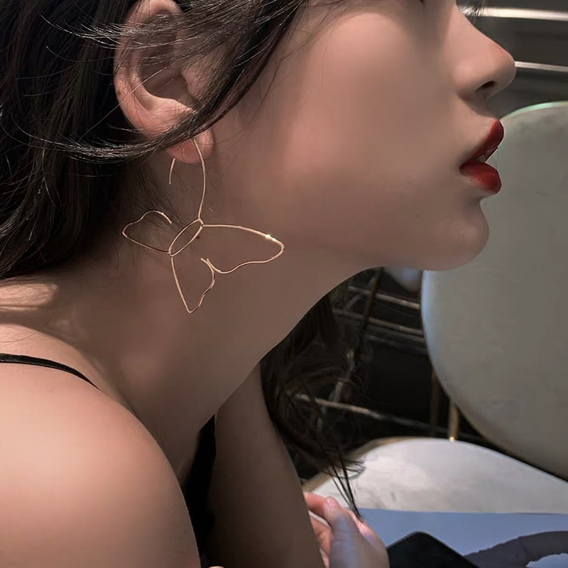 Auriculares de estilo punk chic con forma de mariposa hueca en metal para mujer accesorios de moda vintage fiesta nightclub — imagen 2