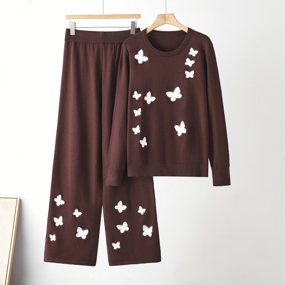 Chic Knitwear Set for Women, Casual Butterfly Embroidery Two-Piece Outfit, Lazy Style, Slim Fit — image 9