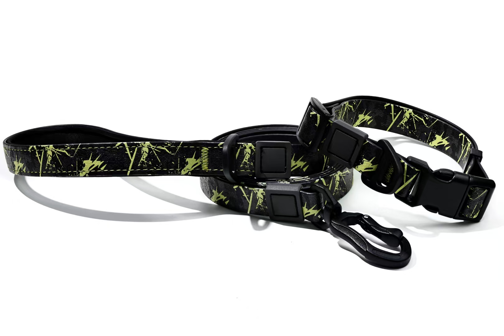 Set de Guía para Mascotas con Camuflaje UV y Textura Embossed - Estilo y Funcionalidad Perfectamente Combinados — imagen 3