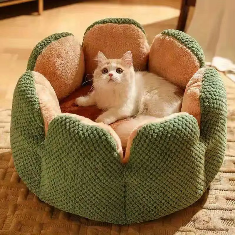 Petal Shaped Pet Bed, Plush Round Dog & Cat Cushion Mat with Knitted Texture, Ultra Soft Warm Nest for Kittens Puppies in Winter — image 3