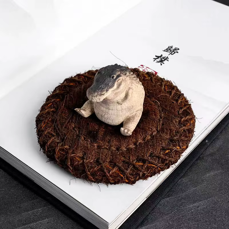 Decoraciones de Té para Mascotas: Crocodilo de Arcilla Púrpura, Ornaments de Ceremonia de Té Manual — imagen 4