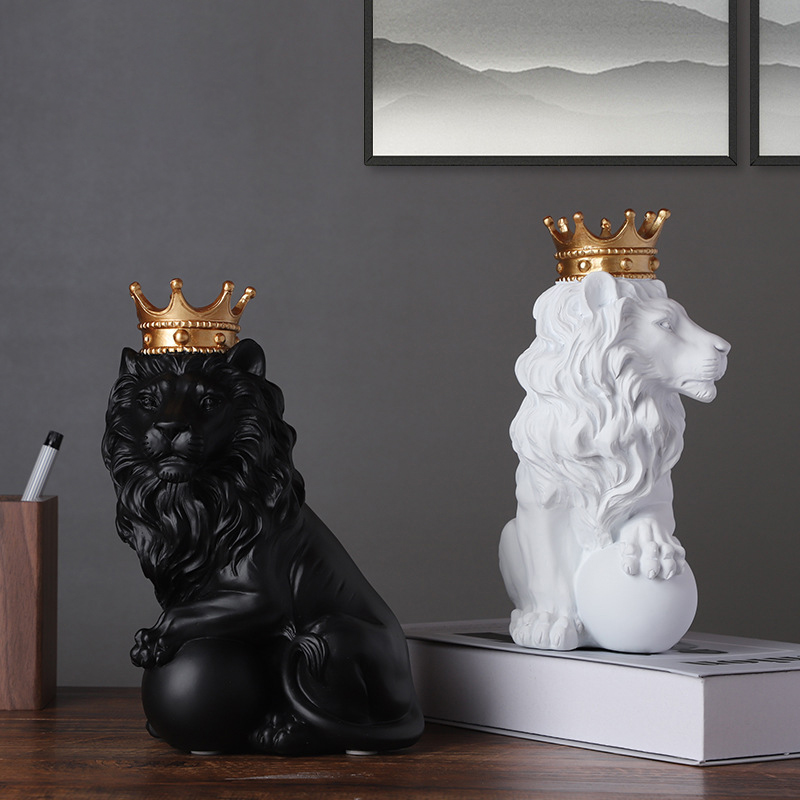 European Style Crown Lion Ornaments Resin Crafts Home Office Porch Decorations — image 1