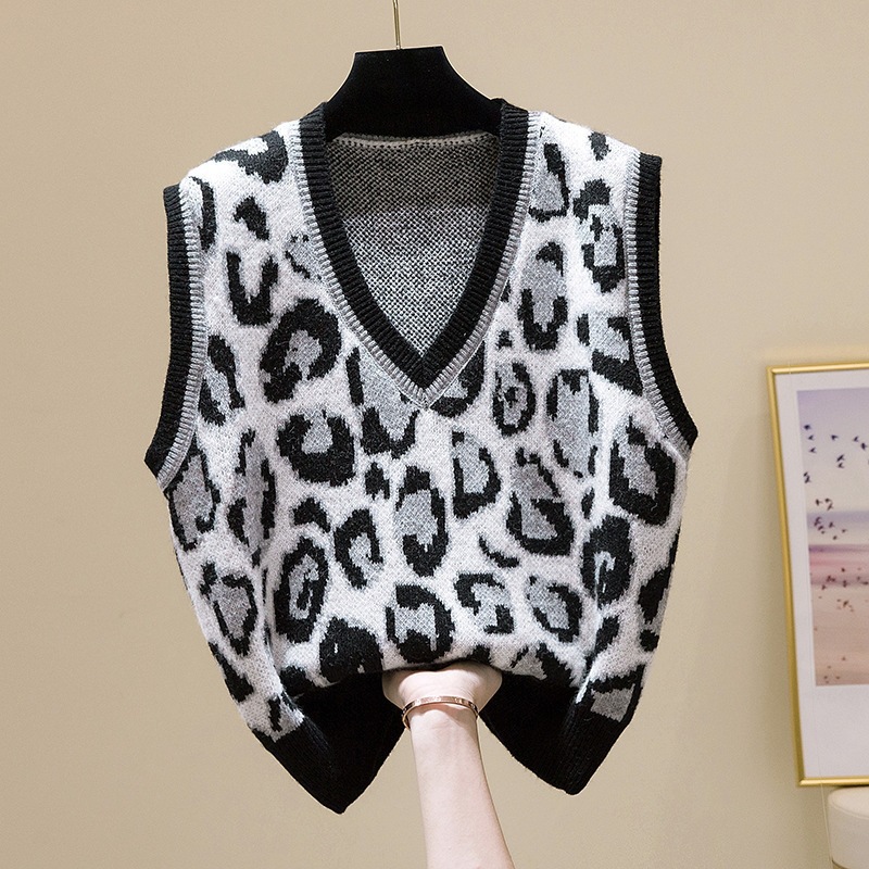 Retro Leopard Print Knit Vest for Women, Loose Outerwear V-Neck Sleeveless Sweater Top — image 3