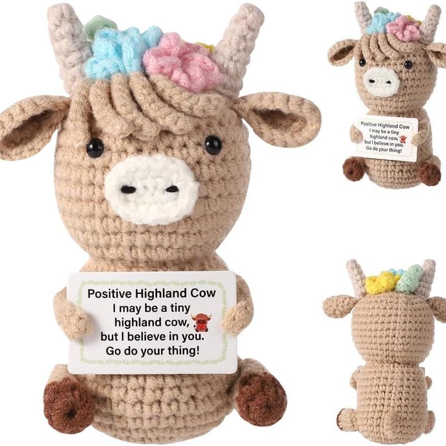 Muñeca de Pingüino Cariñoso con Taza de Cerveza y Tortuga de Lana Manual — imagen 5
