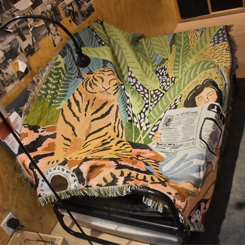 Nordic Multifunction Tiger Newspaper Girl Bohemia Throw Blanket Sofa Covers Tassel Dust Cover Air Conditioning Blankets For Bed — image 3