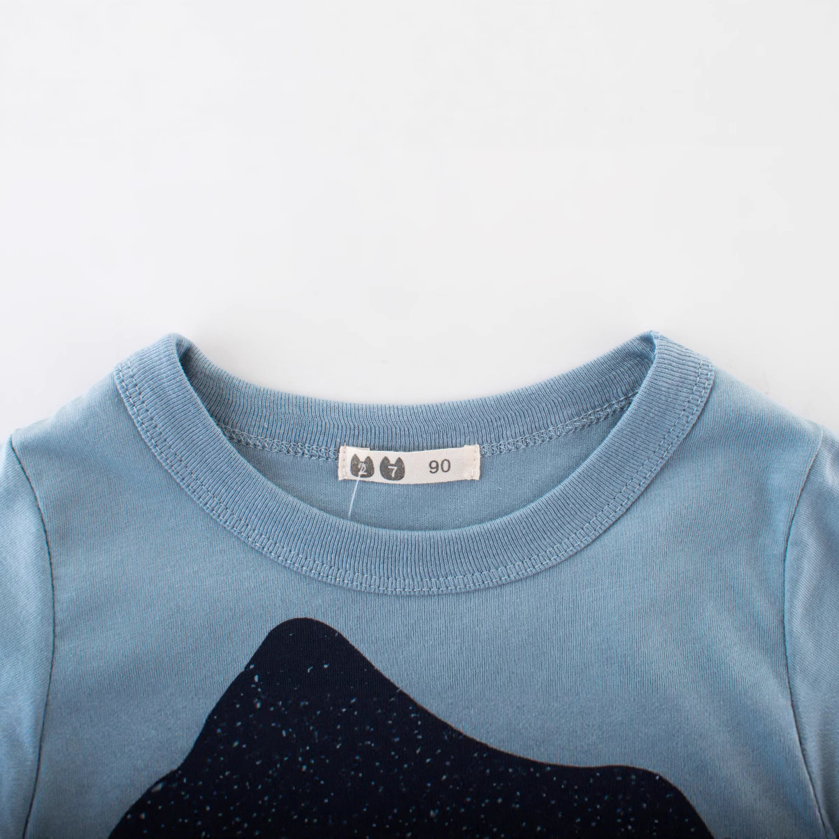 Camiseta de manga corta con impresión de tiburón divertido para niños — imagen 2