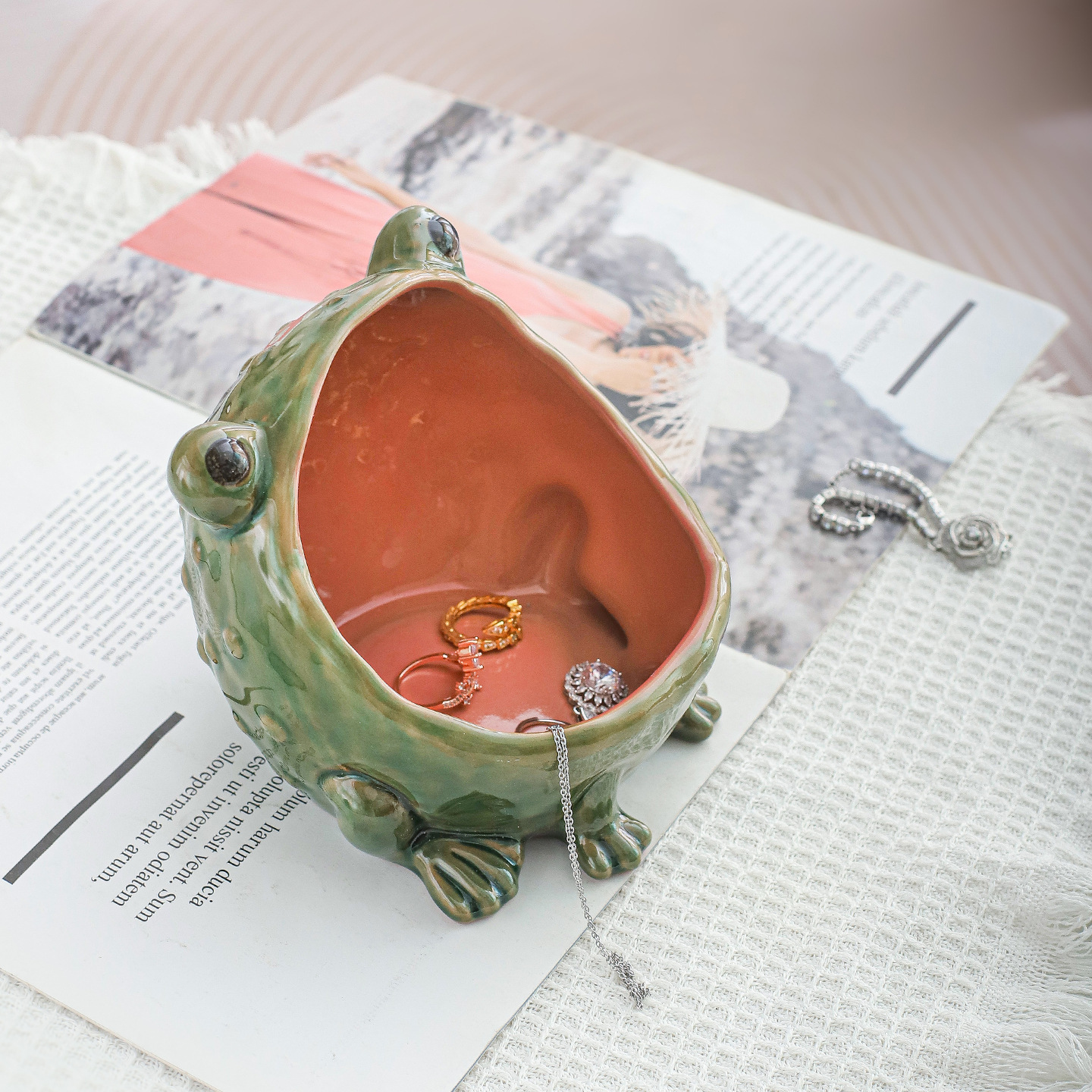 Frog Storage Ornament Jewelry Box Ashtray Ceramic INS Style Creative Decoration for Living Room Home Decor — image 2
