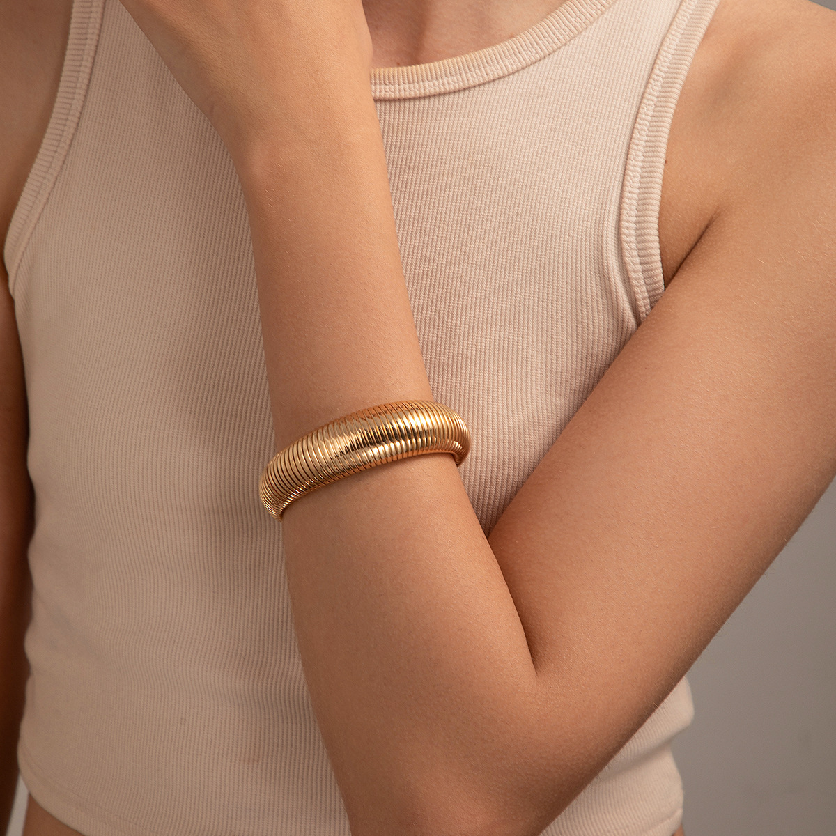 Geometric metal fashion bracelet exaggerated snake bone lines African collar — image 4