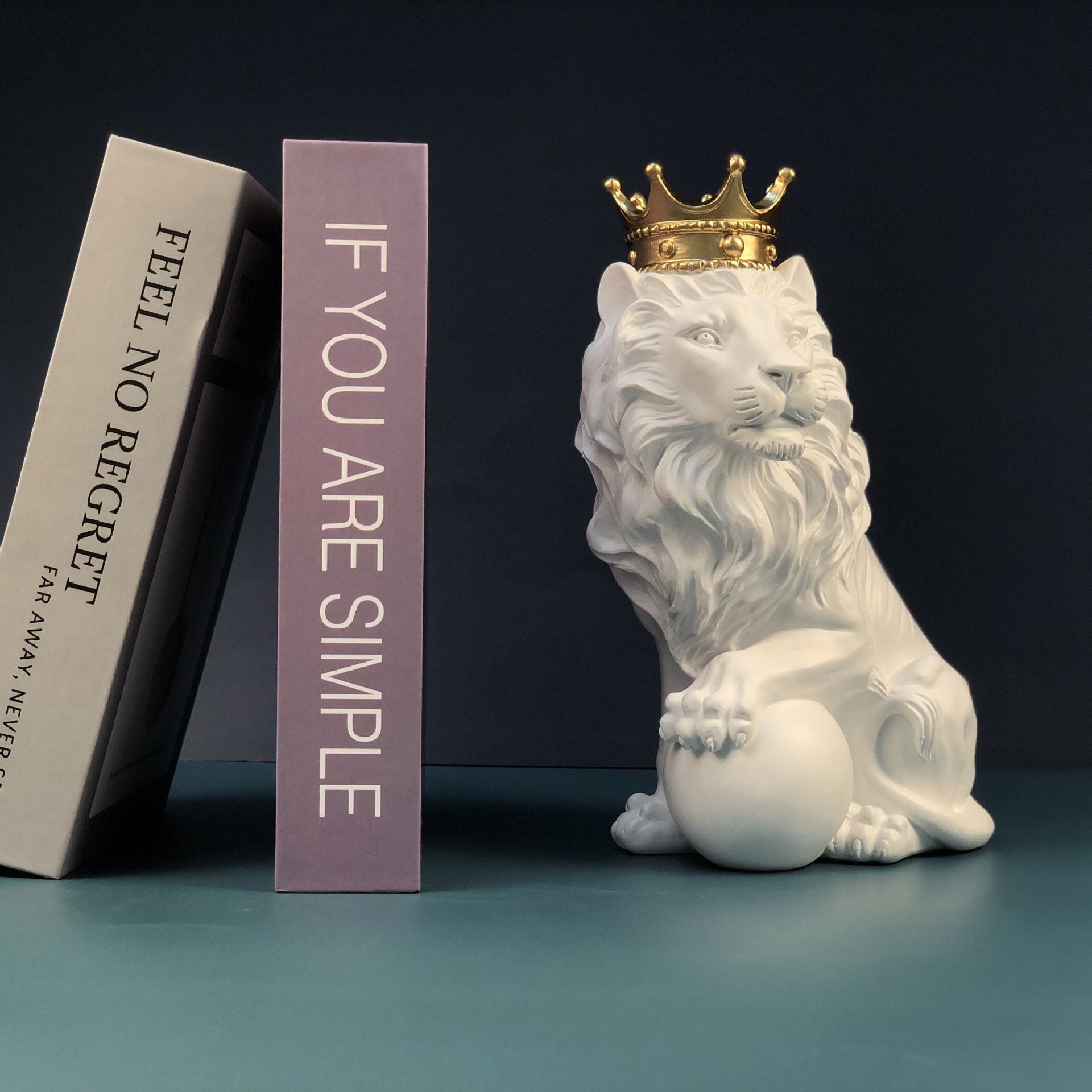 European Style Crown Lion Ornaments Resin Crafts Home Office Porch Decorations — image 7