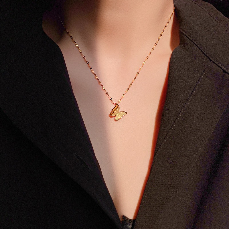 Cadena de colgante mariposa doble capa en acero inoxidable para mujer, cadenita para clavícula — imagen 4
