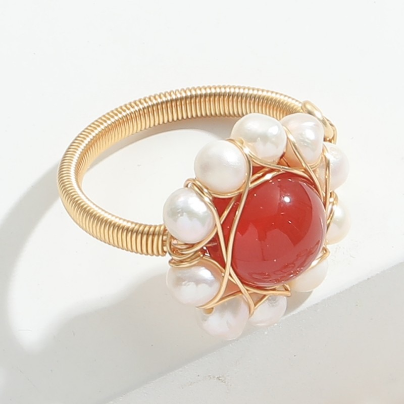 Anillo de Perlas Naturales de Agua en Mármol Rojo con Oro 14K Envuelto a Mano — imagen 8