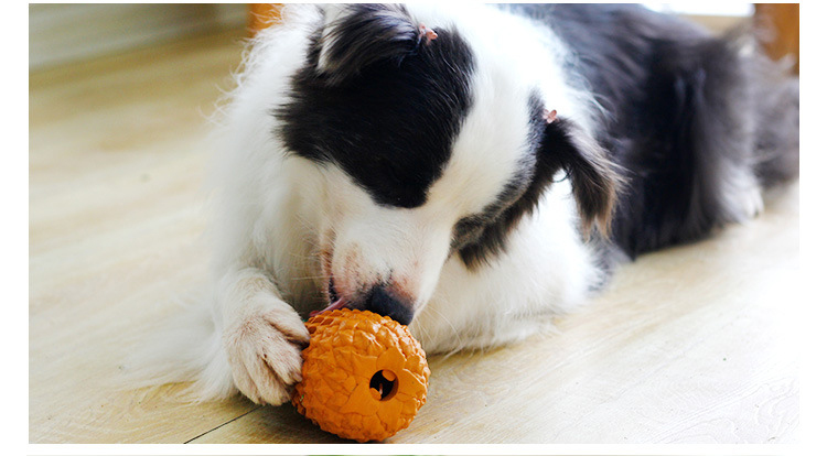 Dog Chews Toy Natural Rubber Environmental Protection Pet Leakage Training Toy Pineapple Model — image 4