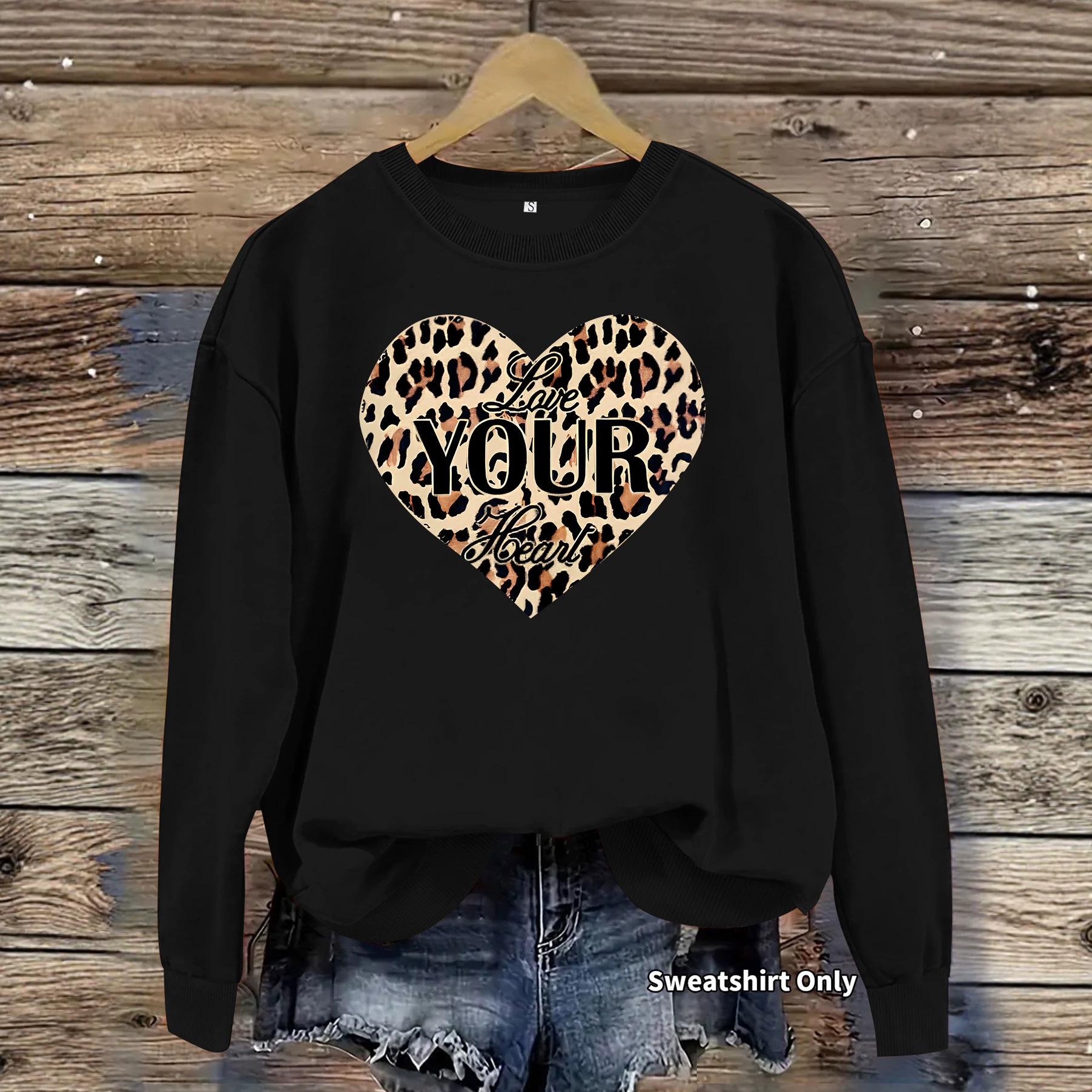 Leopard patterned heart-shaped fleece hoodie — image 6