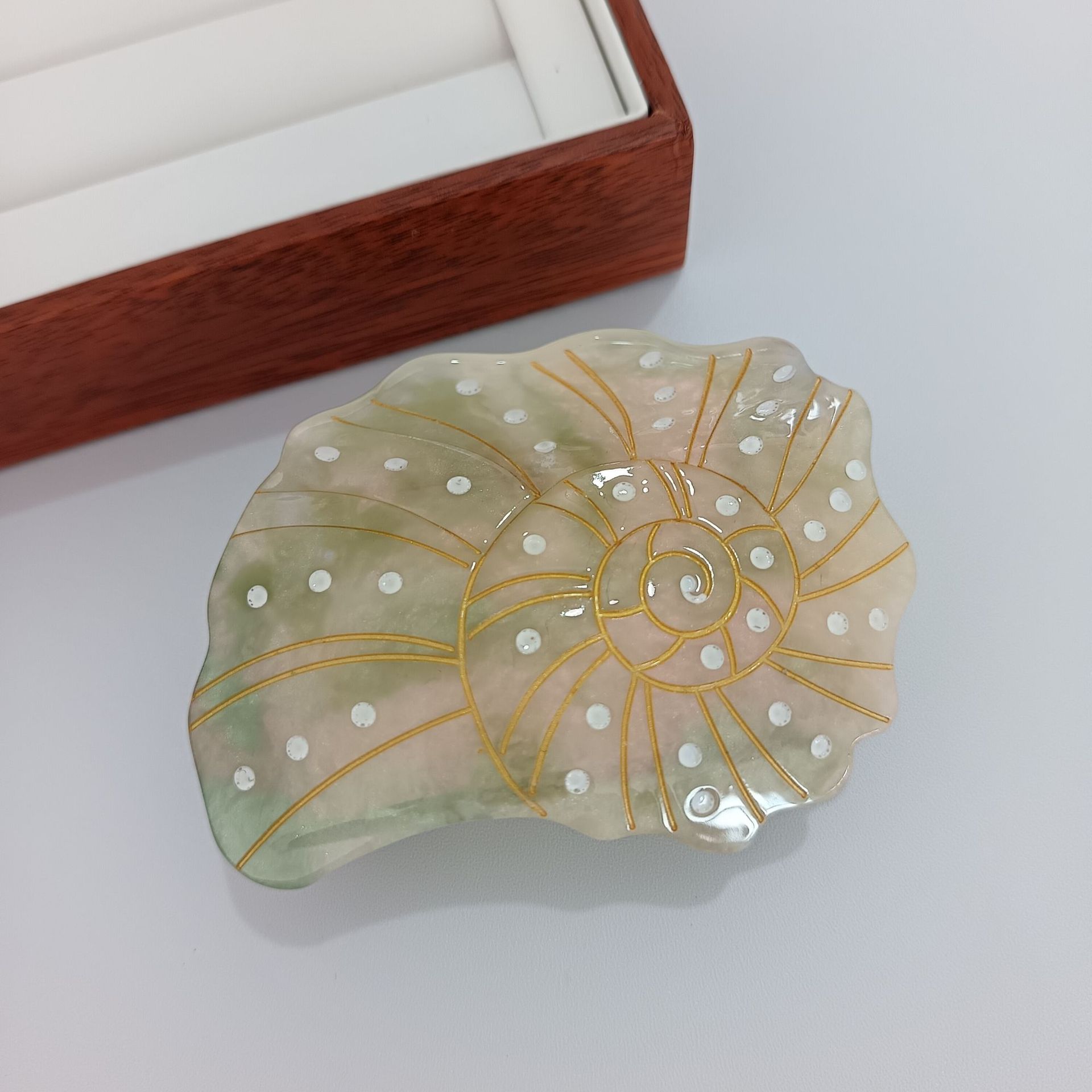 Accesorios Capilares de Conchas de Tiburón y Mariposa — imagen 7