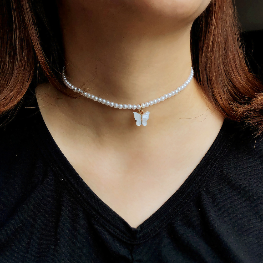 Collar de Perlas Blancas y Peralta: Joyería de Moda para Mujer con Mariposa, Cuello de Flor de Nieve para Bodas — imagen 2