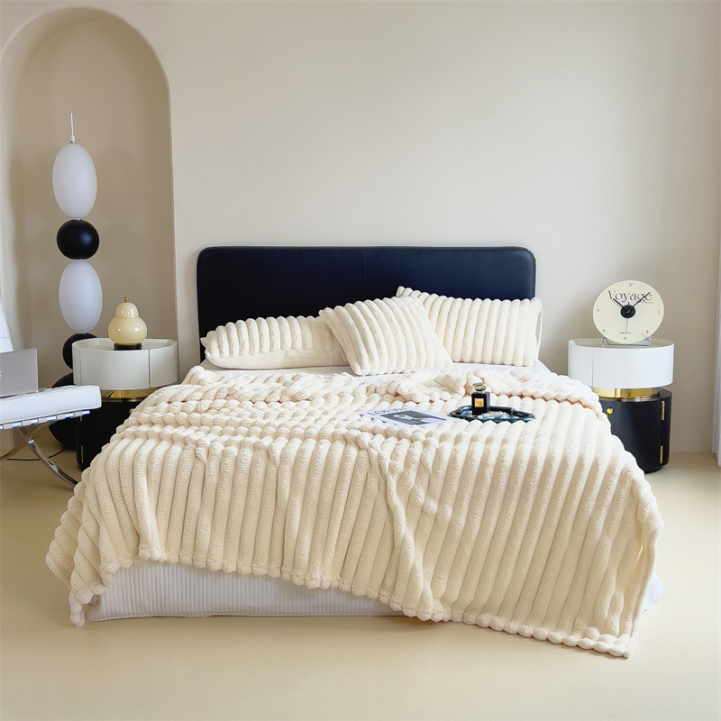 Rabbit plush blanket — image 3
