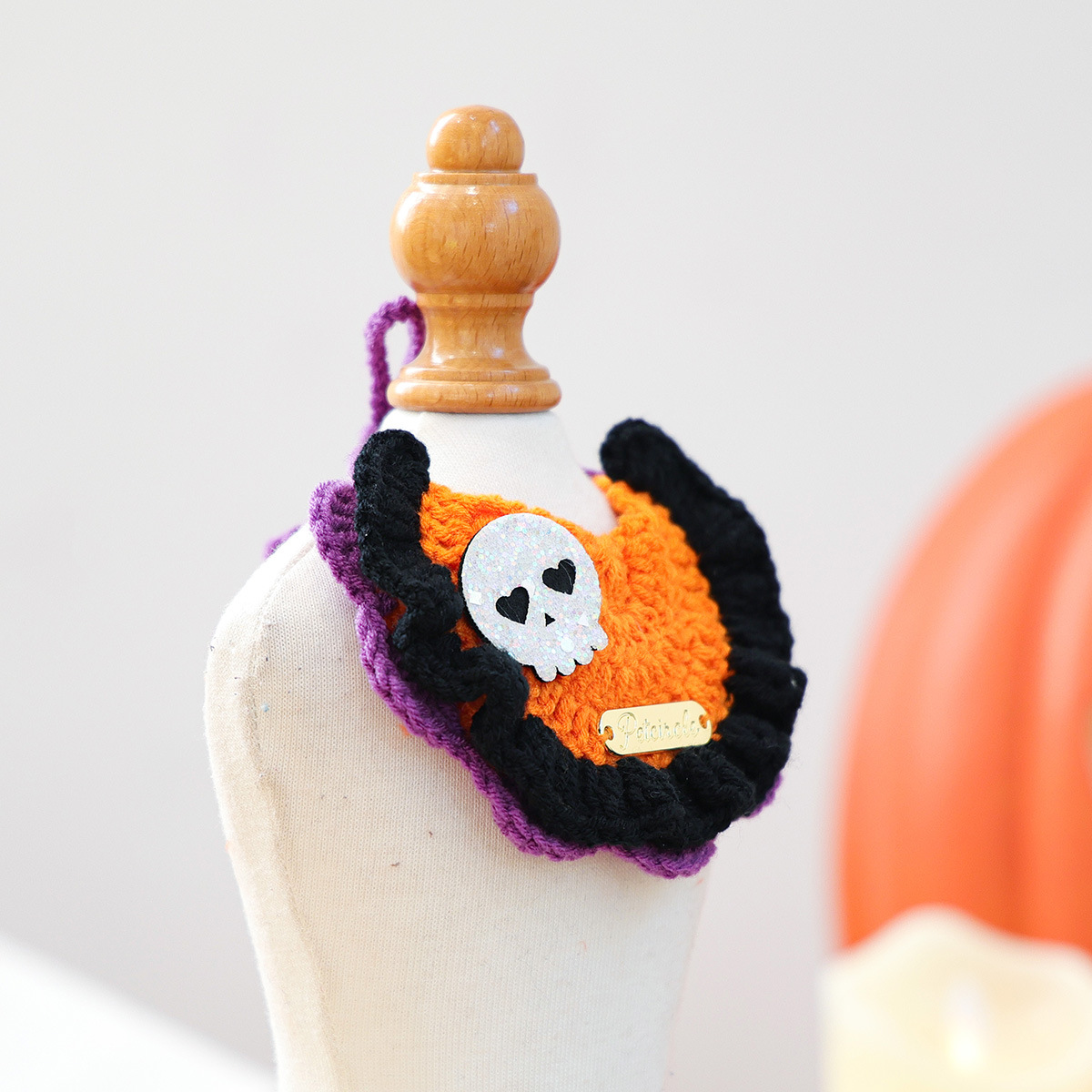 Pet Accessories Halloween Knitted Gold Label Bandana Cat Dog Bib Festival Costume Neck Scarf — image 4