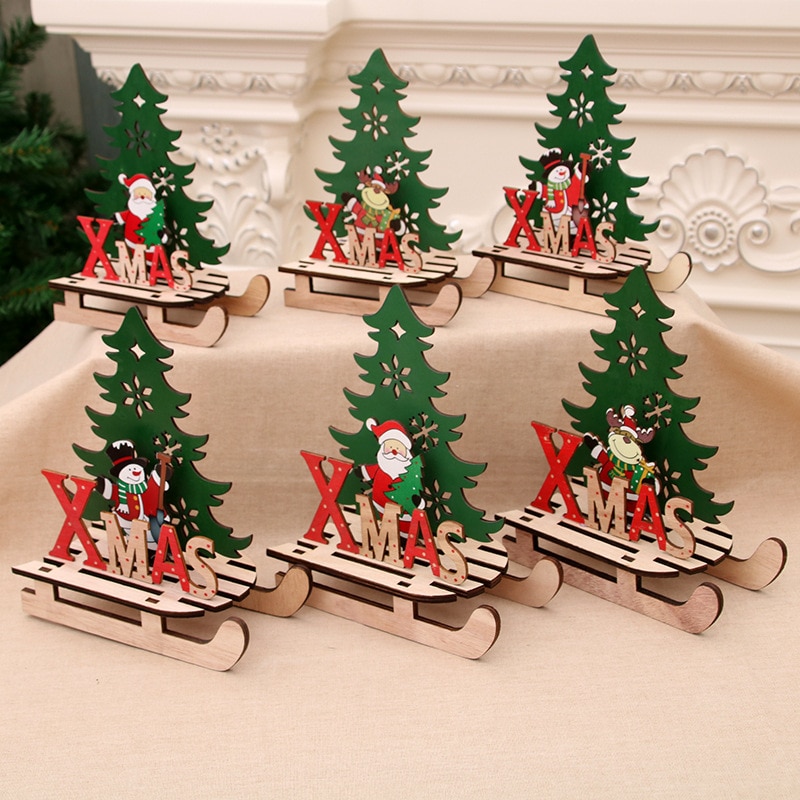 Pulseras y decoraciones de Navidad en madera con Santa Claus, renos y un ciervo para adornar el árbol de Navidad — imagen 1