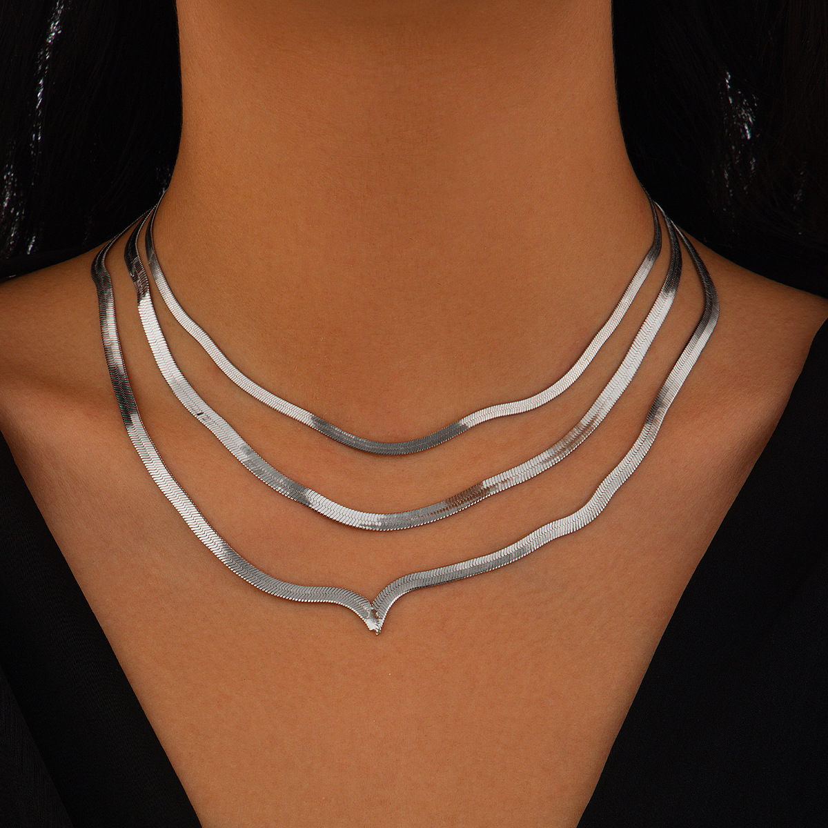 Punk metal snake bone chain necklace, female personality, geometric chain, multi-layer clavicle chain — image 7