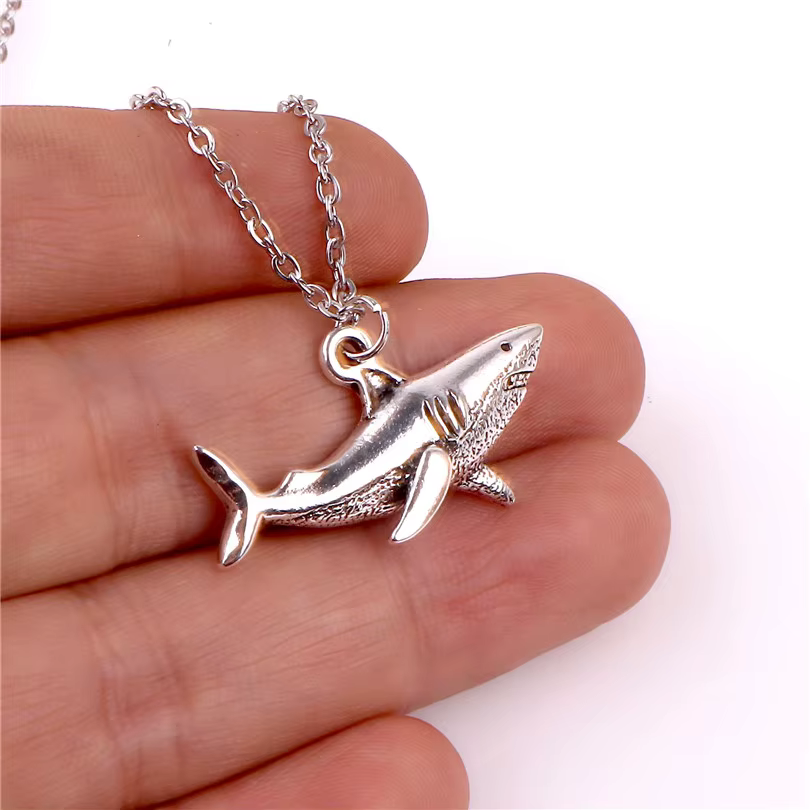 Collar de Charla Punk Tiburón: Pendientes Animales del Océano para Mujeres y Hombres Regalo Perfecto Cadenas de Decoración Collares Estilo Steampunk Joyería — imagen 3