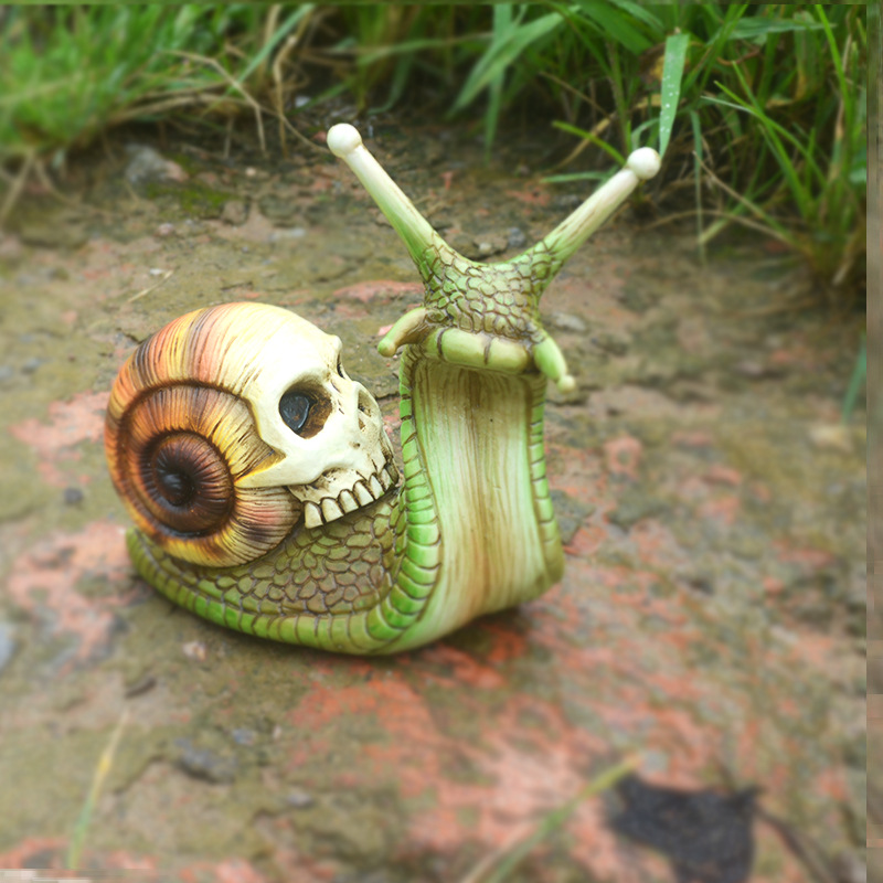 Halloween Skull Snail Skull Sculpture Gothic Garden Home Decor Resin Crafts — image 3