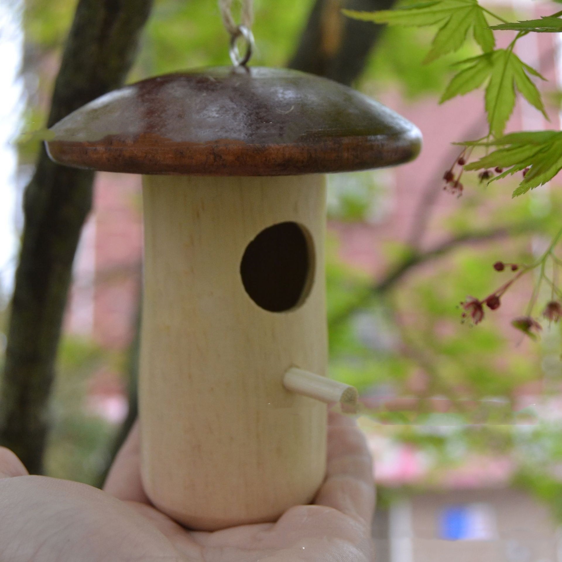Wooden Bee Mushroom Shape Hummingbird Feeder Pendant — image 5