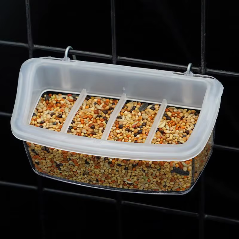 Comedor de Pájaros y Pollos Colgante para Codornices y Canarios Contenedor de Alimento y Agua Plástico para Aves Pequeñas — imagen 4