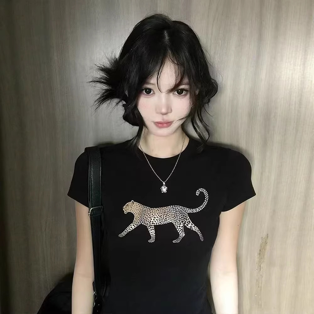 Camiseta de Manga Corta con Estampado de Leopardo — imagen 6