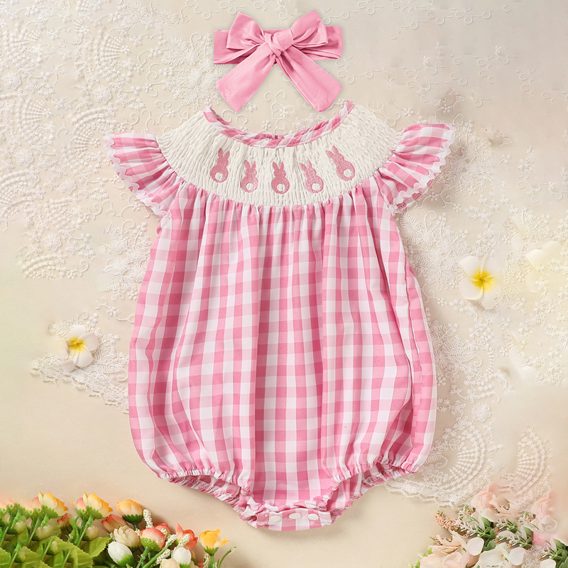 Conjunto Tierno de Mameluco de Conejito para Niña, Traje con Manga Capa y Bordado de Conejito, Incluye Diadema - Peto de Cuadros Rosa — imagen 7