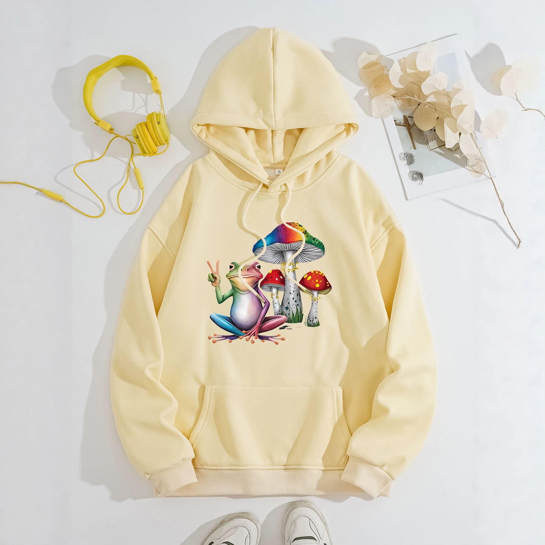 Mushroom Frog Comfortable Hoodie — imagen 6